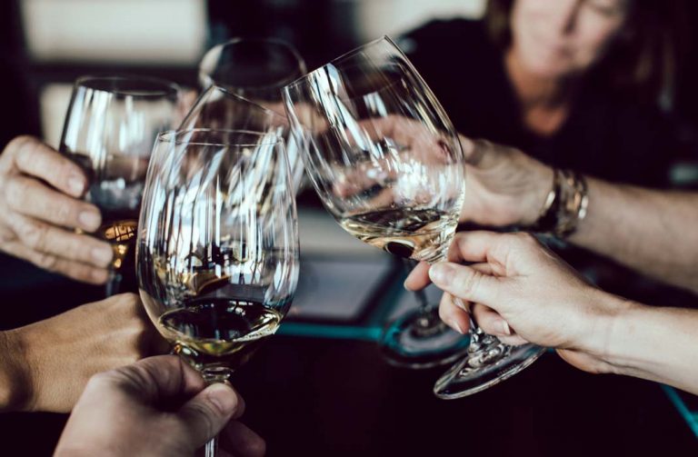 Hooch cocktail app expands to Arizona with acquisition of Tipsy